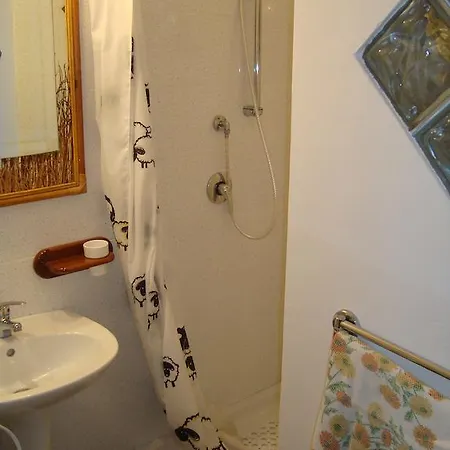 Bed and Breakfast Alla Palombara Di *