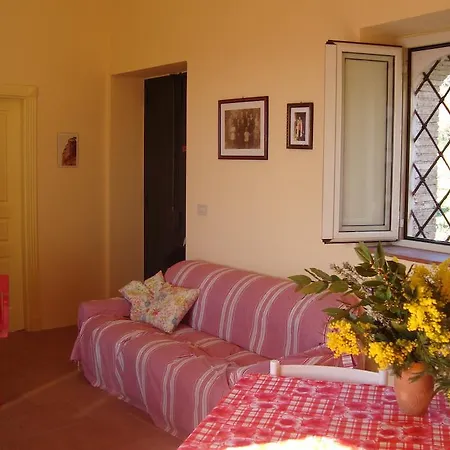 Bed and Breakfast Alla Palombara Di *